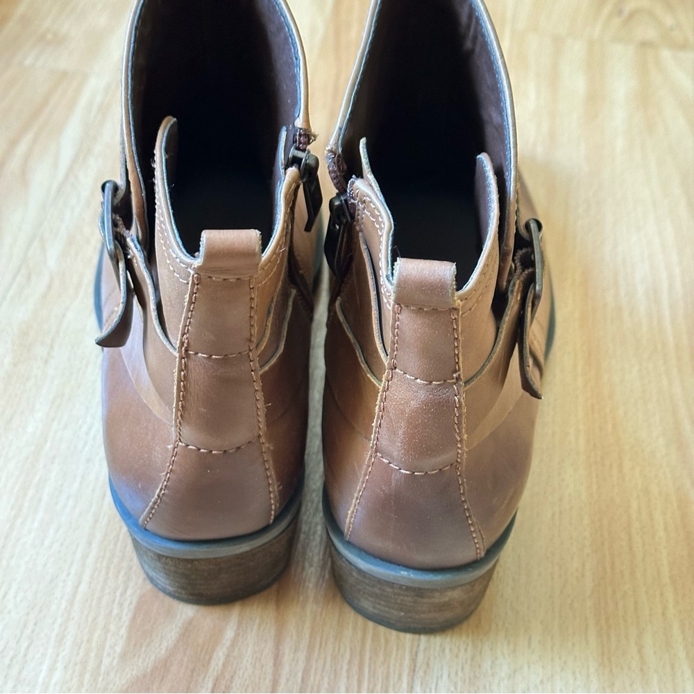 Vince Camuto Brown Ankle Boots with Zipper Closure - Picture 8 of 12